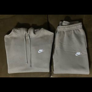COPY - Nike Sweatsuit XL Hoodie and Large Bottoms